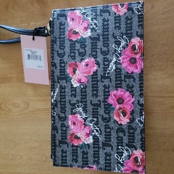 💐🌸 JUICY COUTURE CLUTCH BAG🌸 - Picture 2 of 4